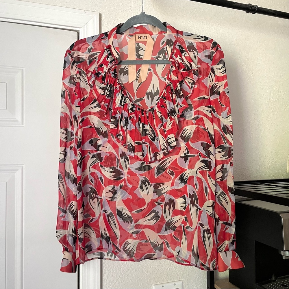 NO 21 red printed sheer ruffle scoop collar long sleeve shirt blouse